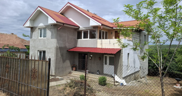 Casa 300 mp, ideală locuință / afacere (cămin bătr&acirc;ni,