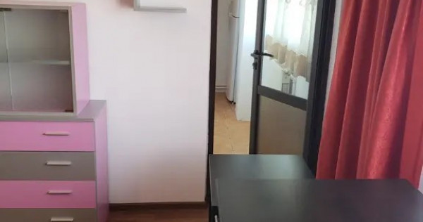 P.F v&acirc;nd apartament 1 camera ultracentral,38 mp,pret neg.,mobilat