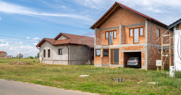 Casă / Vilă nouă de v&acirc;nzare, la roșu, 5 camere, 225m...