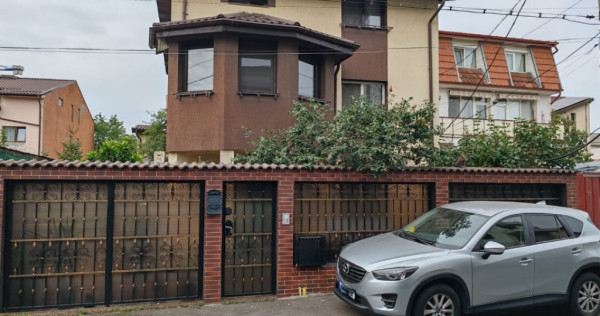 Vila 8 camere cu Teren 250 mp Zona Mihai Bravu Sector 3 d...