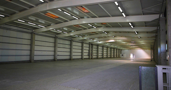 Birouri si hala in parc industrial - zona vest
