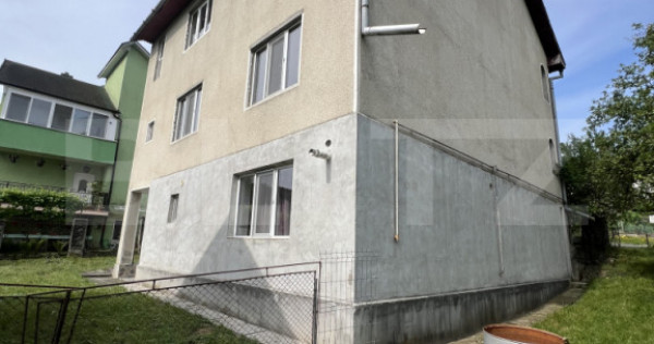 Casa pe 3 nivele si 13 arii teren