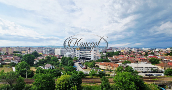 Apartament spatios la cheie dupa renovare aproape de Piata 1