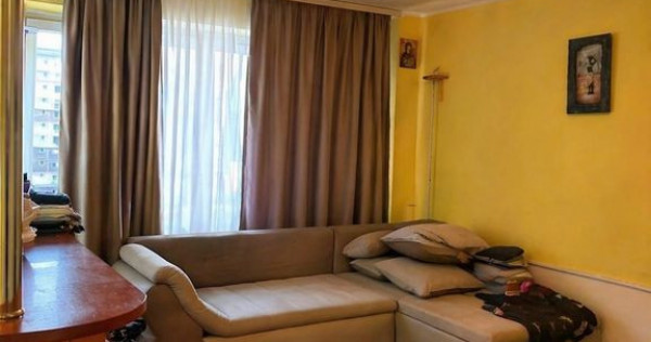 De vanzare apartament cu 4 camere, Dunarea Mall, 95.000 euro