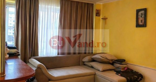 De vanzare apartament cu 4 camere, Dunarea Mall, 85.000 euro
