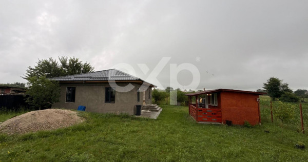 Casă semifinisată | Buzoiești | Teren generos 2.900 mp