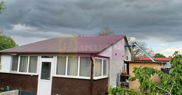 Săbăreni, casă 2 camere, baie, bucătărie, terasă, m...