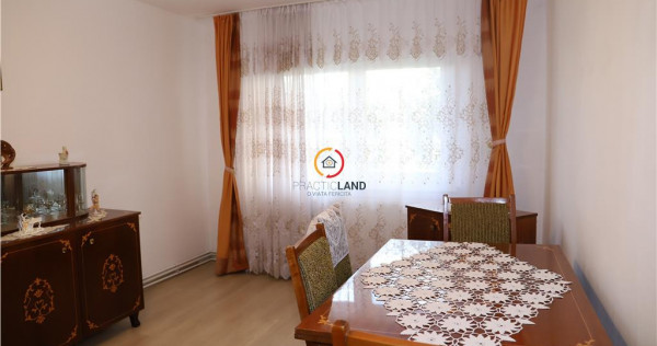 Luminos si spatios! Apartament 3 camere, decomandat, in Sace
