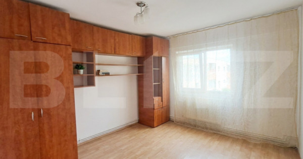 Garsonieră decomandata &icirc;n Tractorul &mdash; centrală proprie,