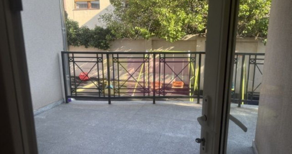 Vila D+P+1+M cu teren 446 mp Drumul Sarii.