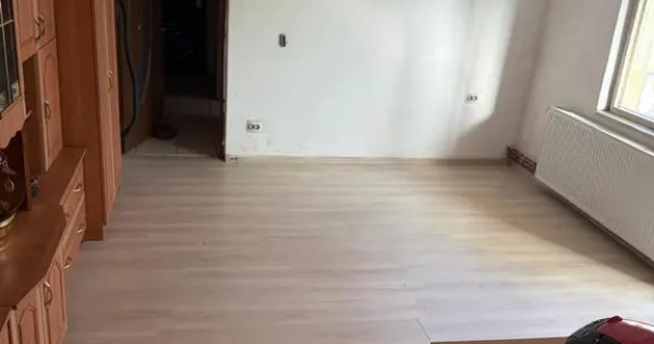 Apartament de v&acirc;nzare cu 2 camere central