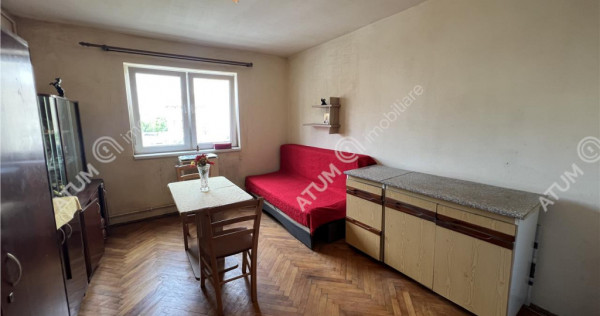 Garsoniera situata la etajul intermediar 2 in zona Lazaret d