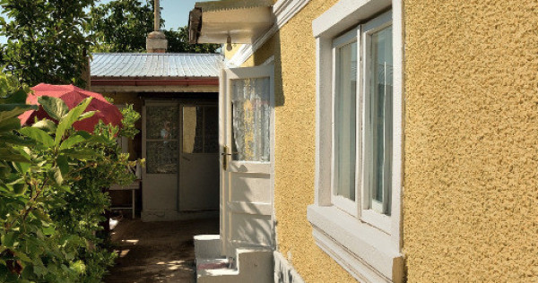 V&acirc;nd casă și terenul aferent in Roznov, Neamt