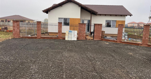 Casa individuala - teren generos - toate utilitatile - livin