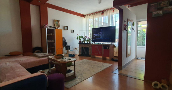FREIDORF, CASA DECOMANDATA CU 7 CAMERE, 5 DORMITOARE, 3 BAI,