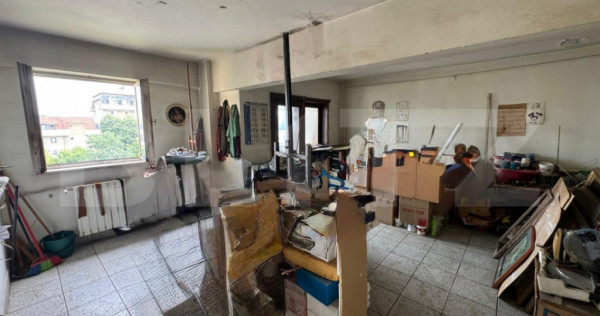 Apartament de 2 camere, 72 mp, decomandat, 2 bai, cartier La