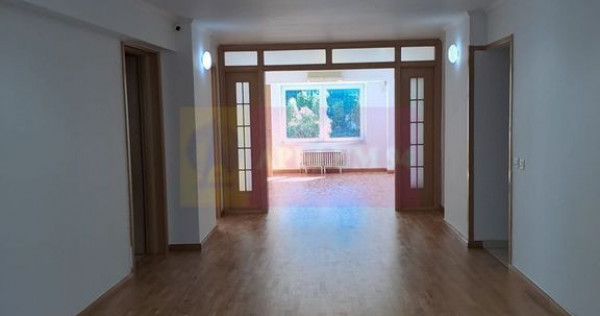 Vanzare apartament 4 camere &ndash; Zona Unirii Splai vav Mag...