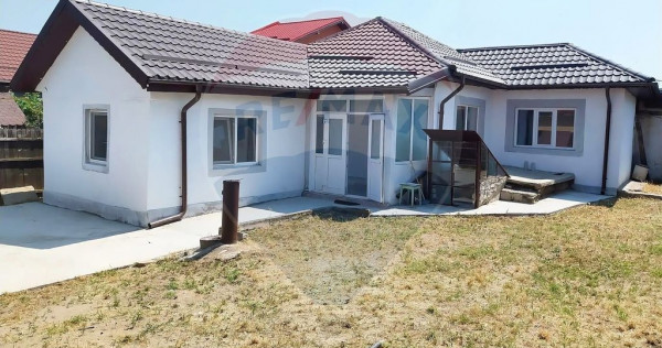 Casă si teren de v&acirc;nzare | Craiova | Strada Rachitei zo...