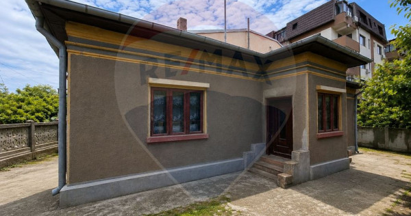 Casă de vanzare teren 245 mp | Parcare | Garaj | Rahova ...