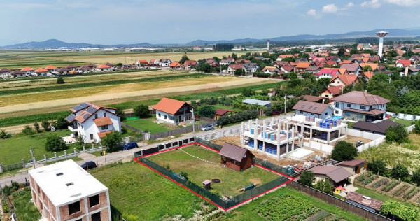 Teren intravilan 609 mp | &Icirc;mprejmuit | Branșat la utili...
