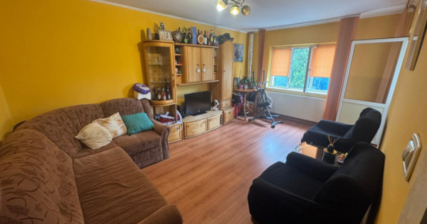 Apartament decomandat 2 camere, 49 mp, etaj 2, zona Brazda l