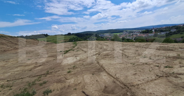 Teren de vanzare, 2700 mp, zona Livezeni