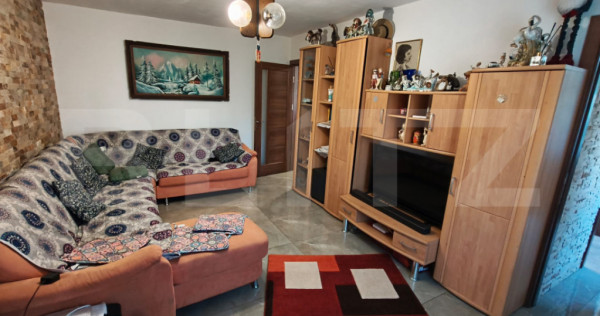 Apartament 2 camere, decomandat, 57 mp, etaj 2/4, zona Rovin