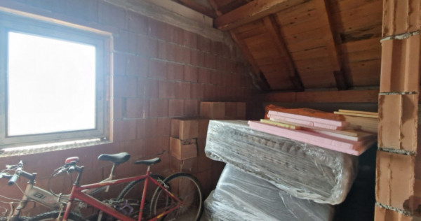Casa 5 camere + 500mp teren Sura Mare