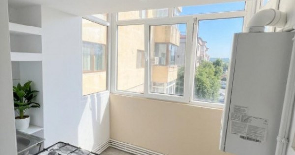 Garsoniera spatioasa transformata in apartament cu 2 camere