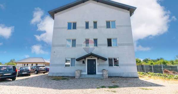 Casă / Vilă de vanzare cu 14 camere, 14 bai, teren 650 ...