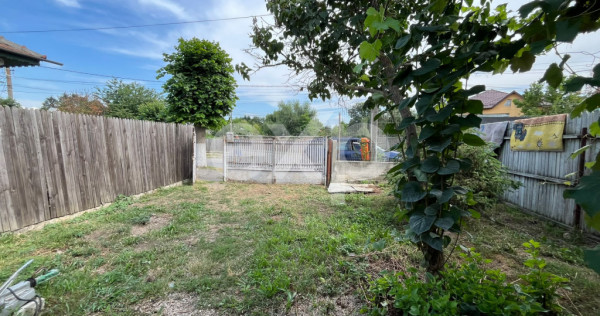 Casa cu 4 camere si baie + teren 567 mp pe Nicolae Balcescu