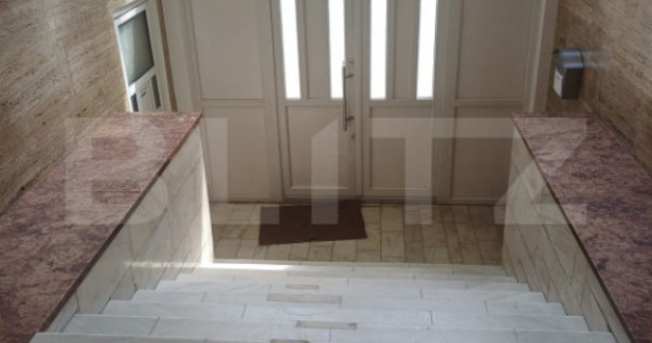 Cladire birouri de vanzare, P+2, 1000 mp, Suceava, zona Cent