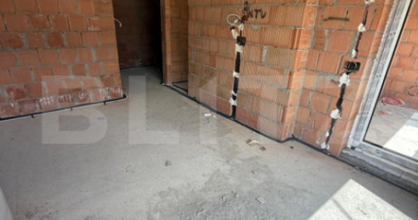 Apartament 3 camere, 2 bai, decomandat, etaj intermediar, zo