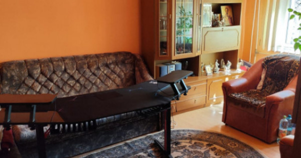 Apartament 4 camere, etaj 1, Craiovita Noua