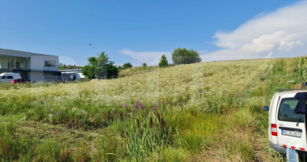 Teren intravilan, 2.481 mp, zona Ernei