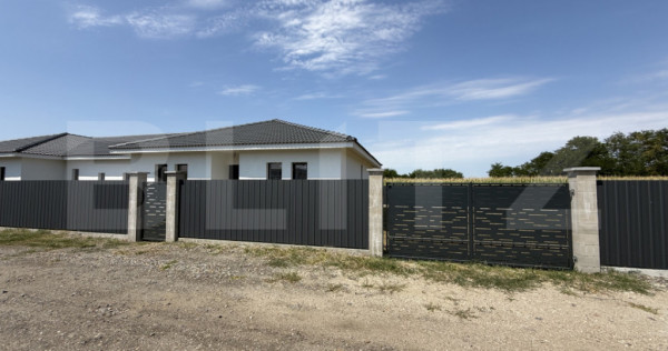 Casa cu 4 camere, 110 mp, zona Odoreu