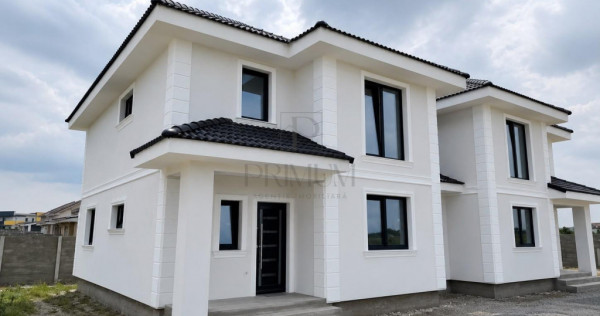 Duplex despartit prin C.T. - bucatarie inchisa - 130 mp util