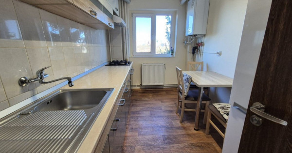 Inchiriez apartament 2 camere Strada Toamnei zona Centru Civic