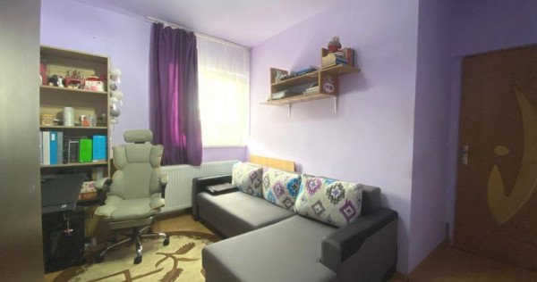 Apartament 3 camere decomandate etaj I zona Gusterita