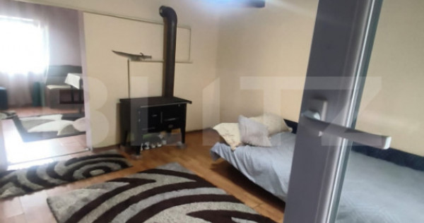 Casa de vanzare, 35 mp, 865 mp teren, zona Unirea