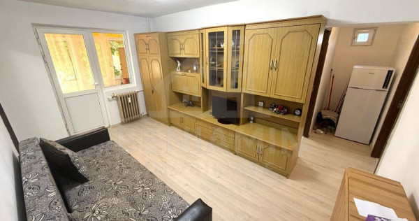 3 camere semidecomandat zona Materna -etaj 1- vedere bila...