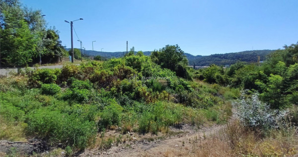 Resita, Teren Intravilan 473 Mp., Cu Utilitati, Zona Mociur