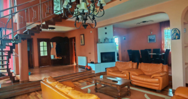 Casa individuala, 4 camere pe un teren de 678,00 mp in zona