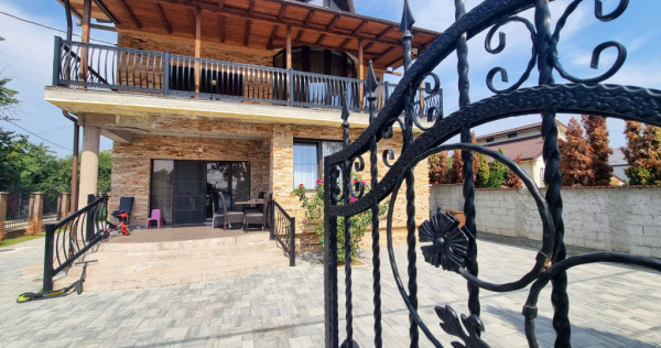 Vilă deosebită- 8 camere- Cartierul CFR Bacău- destinați
