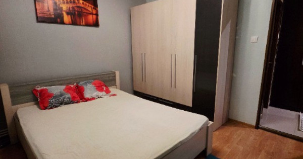 V&acirc;nd apartament cu doua camere decomandat strada Midiei