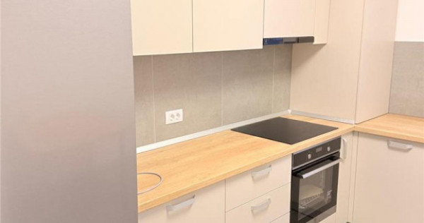 Apartament 3 camere - prima - Grandis Coresi - cu loc de pa
