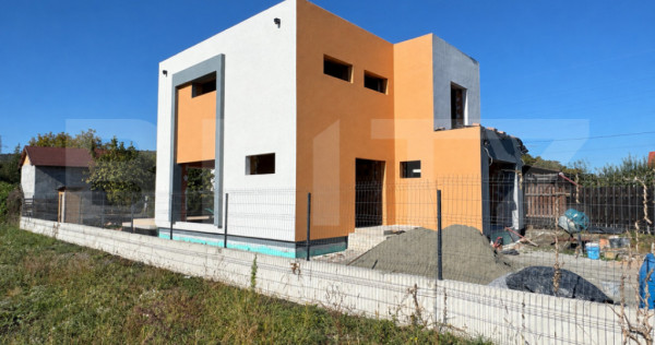 Casa individuala, 118 mp + teren de 380 mp, zona Santana de