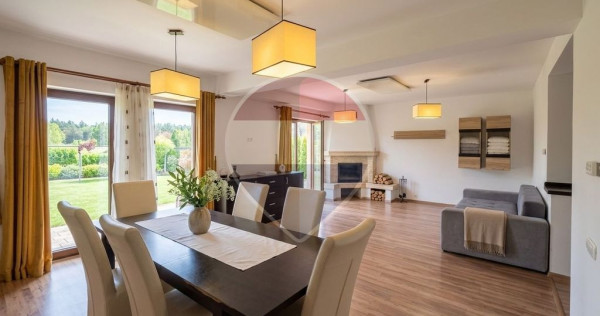 Duplex spațios cu 3 dormitoare, curte de 250 mp și parc...