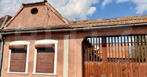 Casă 79 mp, teren 1.332 mp, zona Feldioara