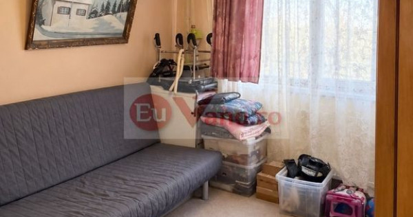 De vanzare apartament cu 3 camere etj 3, Mazepa 1, 80.000 euro